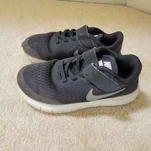 Nike Free RN Shoes
